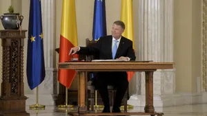 Iohannis a semnat decretele de numire a noi ambasadori