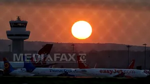 Panică pe aeroportul din Gatwick după ce o femeie ce venea din Africa a decedat după aterizare