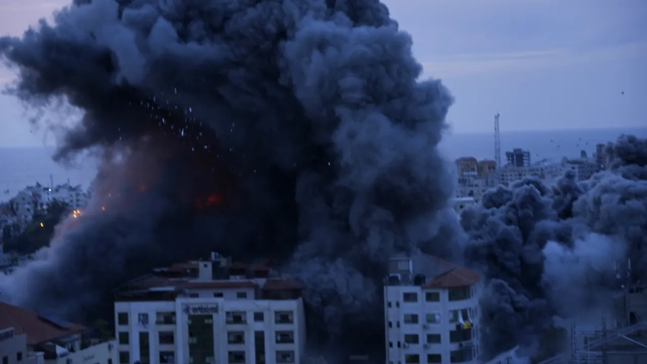 Hamas: oraşul Tel Aviv, atacat cu 150 de rachete ca răspuns la un atac al israelienilor în Fâşia Gaza
