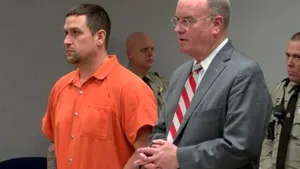 Medic acuzat că şi-a ucis soţia, folosind picături de ochi. Suma încasată de bărbat după moartea ei 