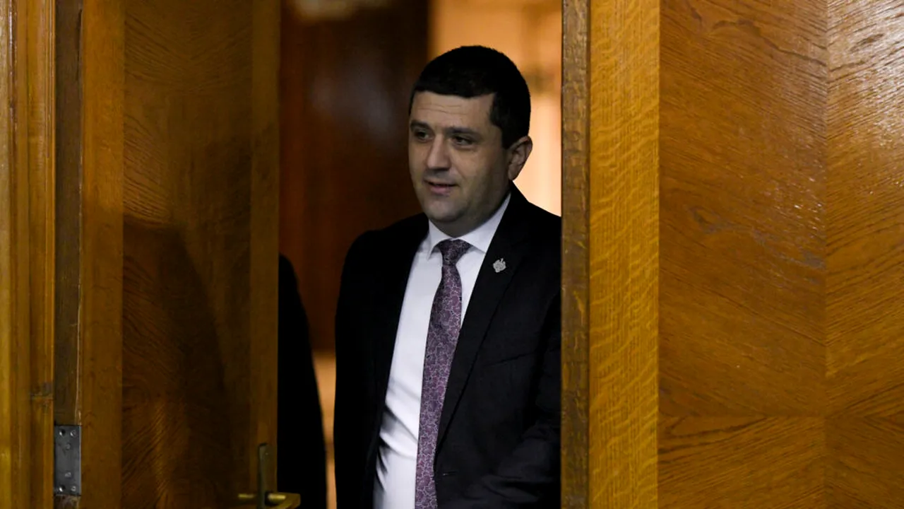 Miruță, despre tăierile de venituri de la bugetari: Avem o burtă mai mare decât cuprinde paltonul