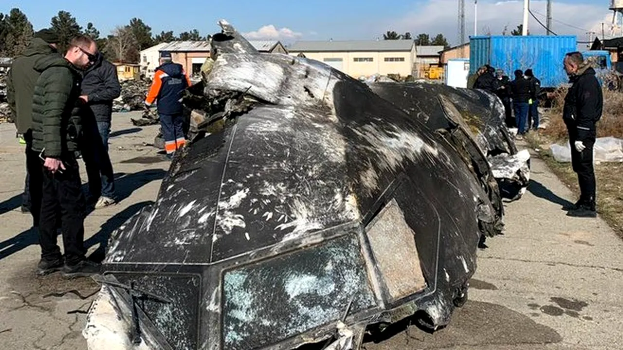 Avionul prăbuşit în Iran. Oficial ucrainean: „Prima rachetă a explodat sub carlingă, piloţii au murit instantaneu”