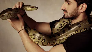 EXPERIMENT INEDIT: Un naturalist se va lăsa mâncat de viu de un anaconda, într-o emisiune a postului  Discovery - VIDEO