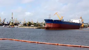 Constanţa: Băsescu a cerut tarife mai mici pentru reparaţia navelor