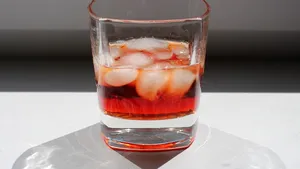 (P) Nouă lucruri pe care ar trebui să le ştii despre Campari