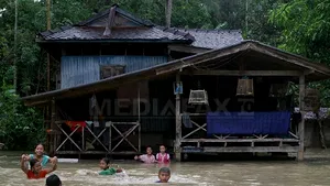 Bilanţul inundaţiilor din Thailanda a depăşit 200 de morţi