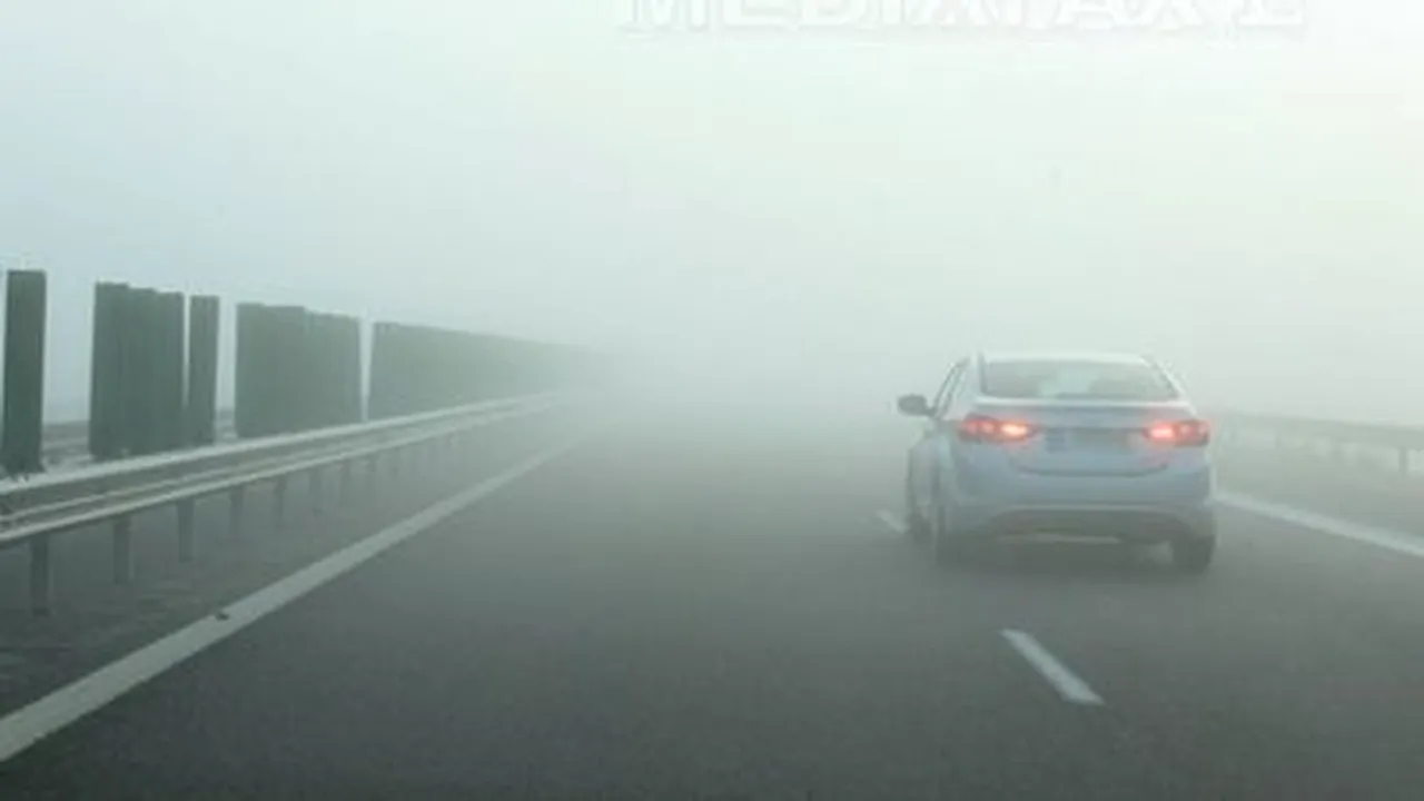 Trafic rutier îngreunat pe Autostrada Bucureşti-Ploieşti din cauza ceţii