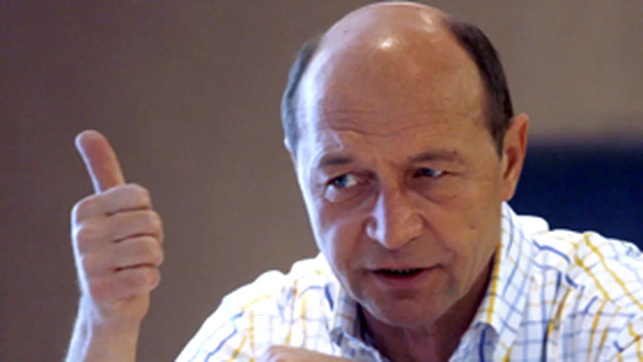 Băsescu lansează referendum pentru uninominal dacă nu se adoptă legea până în septembrie