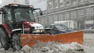 CNAIR demarează deszăpeziri cu utilaje proprii pe drumurile afectate de ninsorile din 19-21 aprilie