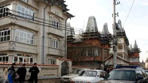 Un poliţist şi un jandarm, răniţi uşor după incidente cu romii din Sinteşti