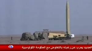 Iranul a lansat cu succes o rachetă cu rază lungă de acţiune - VIDEO