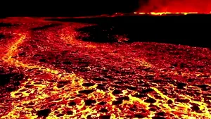 VIDEO Vulcanul din Islanda a erupt din nou / Poliţia islandeză a anunţat că a declarat stare de urgenţă pentru zonă