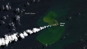 O insulă a apărut în Oceanul Pacific după erupţia unui vulcan subacvatic