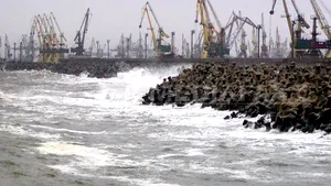 Porturile din Constanţa au fost închise din cauza ceţii