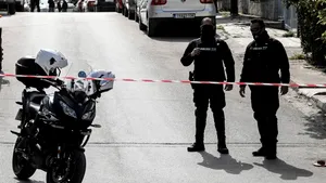 Premierul grec ordonă o investigaţie după ce un reputat jurnalist de investigaţii a fost împuşcat