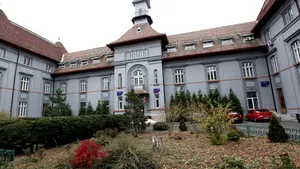 70 de medici, asistenţi şi îngrijitori de la Spitalul Obregia au intrat în izolare la domiciliu după diagnosticarea unui pacient