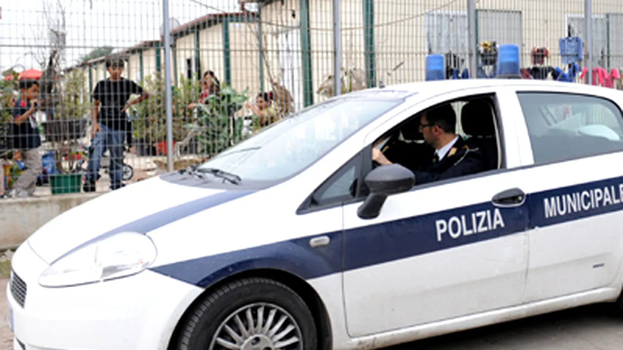 Aproximativ 400 de romi, evacuaţi din două tabere neautorizate din Roma