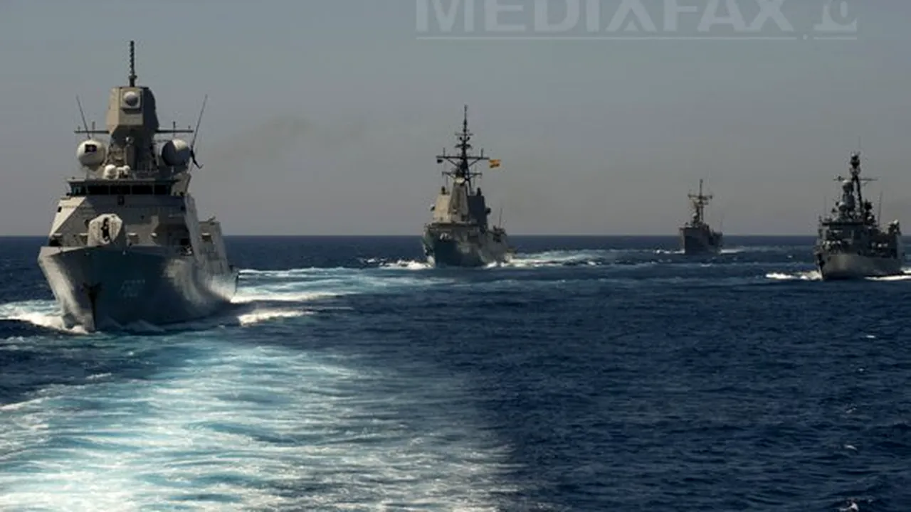 Nave militare NATO au ajuns în Marea Egee, pentru interceptarea ambarcaţiunilor cu imigranţi