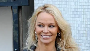 Pamela Anderson susţine bărbaţii acuzaţi pe nedrept de viol 
