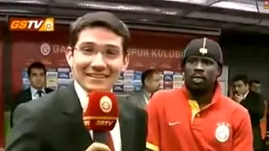 Momente amuzante cu Emmanuel Eboue: Cum s-a comportat jucătorul în timpul unui interviu - VIDEO