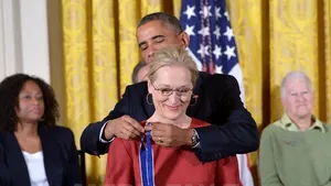 Barack Obama i-a oferit actriţei Meryl Streep Medalia pentru Libertate: 