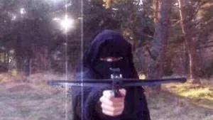 Cine este Hayat Boumeddiene, cea mai căutată femeie din lume. Imagini cu soţia teoristului Amedy Coulibaly - FOTO, VIDEO