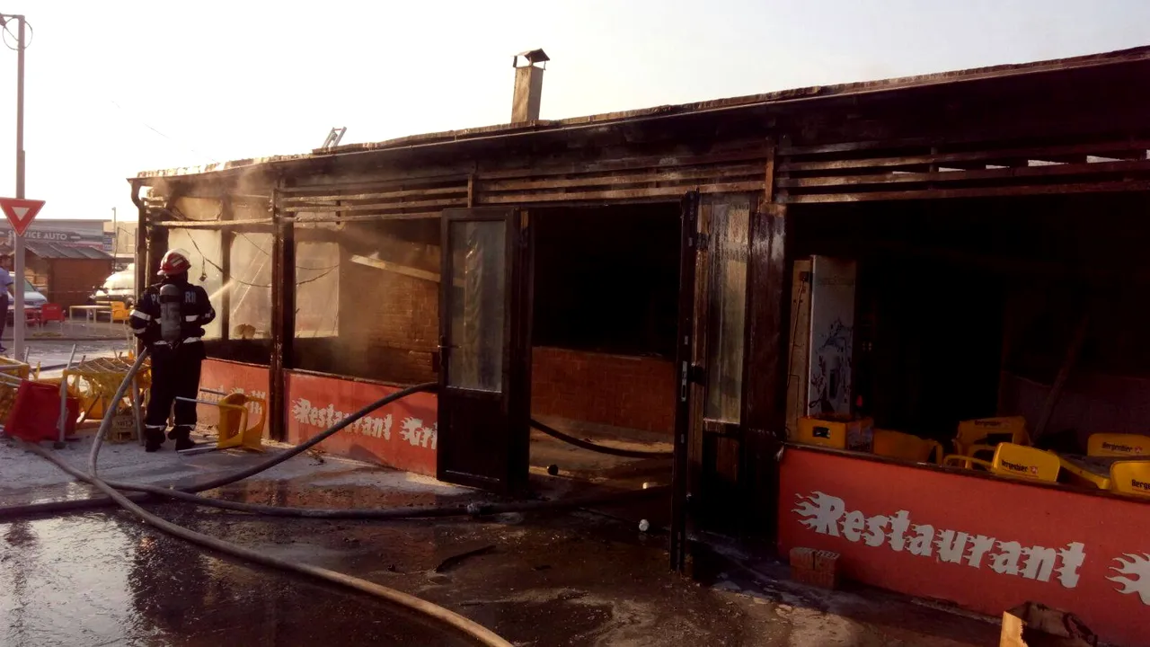 Incendiu la un restaurant din incinta Târgului Vitan - GALERIE FOTO 