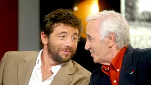 Cântăreţul Patrick Bruel, acuzat de exhibiţionism şi hărţuire sexuală în timpul unui masaj. O tânăra, afectată psihic de acest comportament | VIDEO