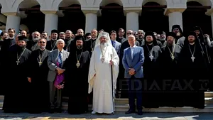 PF Daniel, la aniversarea a 62 de ani: Patriarhul a primit mesaje scrise, urări personale, flori albe şi cadouri