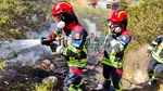 Pompierii români intervin pentru stingerea unui incendiu din sud-estul Atenei