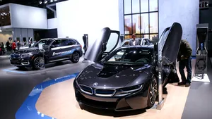 Contrabandiştii ruşi cer zeci de mii de euro pentru a aduce maşini europene în ţară, în timp ce sancţiunile Comisiei Europene au făcut tot mai dificil importul de bunuri de lux