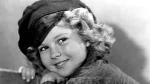 Rochii şi alte obiecte ale actriţei Shirley Temple, estimate la un milion de dolari, scoase la licitaţie