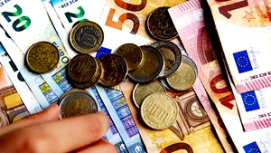 Astăzi se împlinesc 25 de ani de la conferinţa în care s-a adoptat moneda Euro. 19 din cele 27 de state din UE au adoptat moneda europeană