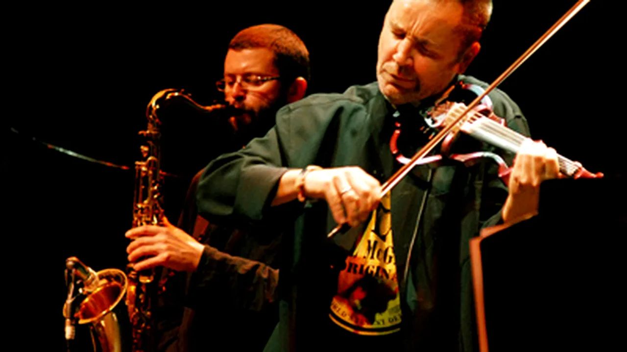 Festivalul Enescu: Nigel Kennedy revine la Bucureşti, înlocuind-o pe Martha Argerich