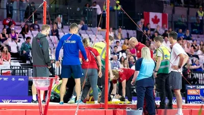 SPORT Accident șocat la Jocurile Commonwealth: un gimnast a căzut în cap de la aproape trei metri și a fost transportat de urgență la spital