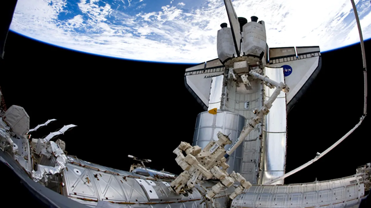 O problemă la sistemul de răcire al ISS ar putea prelungi misiunea Discovery