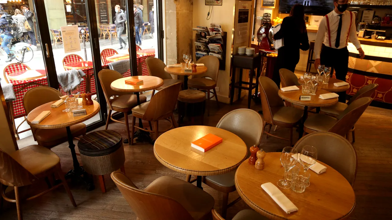 Rata de incideţă a scăzut în Bucureşti. Antreprenorii aşteaptă să redeschidă restaurantele şi sălile de sport