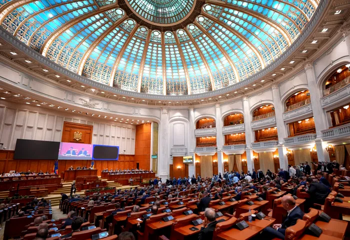 Plen comun al Parlamentului pentru asumarea răspunderii guvernului pe Legea Austerității