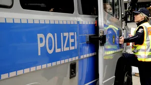 Un individ aflat la volanul unui camion furat a lovit mai multe maşini în Germania, rănind 16 persoane/ Poliţia nu exclude varianta unui atentat