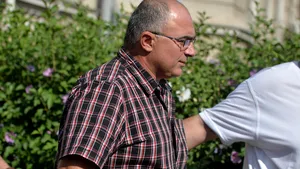 Administratorul fermei de porci deţinută de fiul lui Liviu Dragnea, REŢINUT pentru 24 de ore