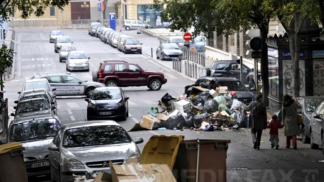 Căutarea prin gunoaie, interzisă într-un oraş francez. Ce sancţiuni riscă cei care încalcă legea