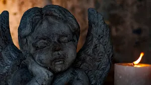 Vinerea Mare a Paştelui. Tradiţii şi obiceiuri în ziua de doliu a creştinătăţii. Care este superstiţia legată de spălatul hainelor şi curăţenia din casă