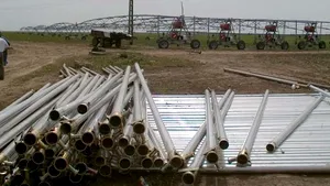 Constantin vrea un acord politic pentru refacerea irigaţiilor, Săpunaru cere unul pentru agricultură