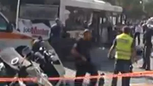 ATAC TERORIST la Tel Aviv: 28 de oameni au fost răniţi într-o explozie a unui autobuz. HAMAS a revendicat atentatul - VIDEO