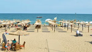 Bulgaria dă liber la vacanţe şi reduce preţurile. În ce condiţii i-ar putea primi pe români