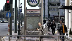 Grevă în Grecia | Transportul public, grav afectat / Mai multe curse aeriene, anulate pe aeroportul din Atena