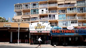 Au ÎNCHIS străzile. Decizia zonei turistice vizitate de zeci de mii de oameni 
