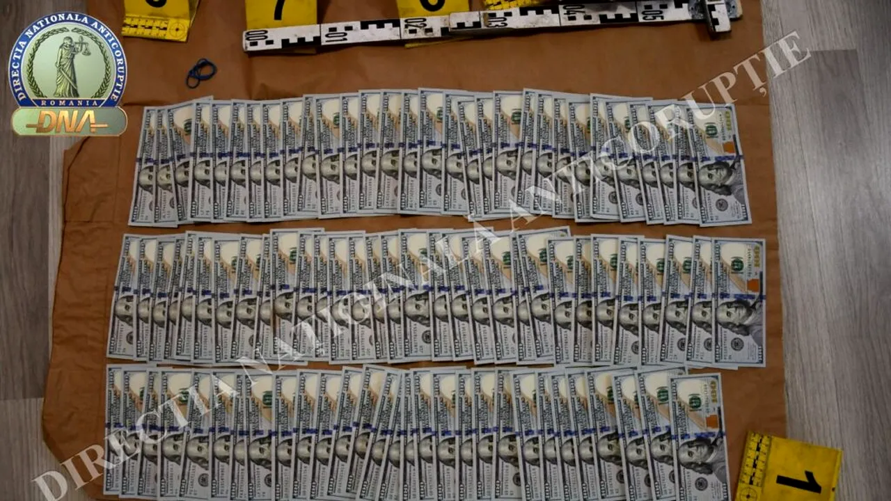 DNA reține 2 inspectori de la Biroul Vamal de Frontieră Constanța pentru mită. Câți bani au găsit procurorii