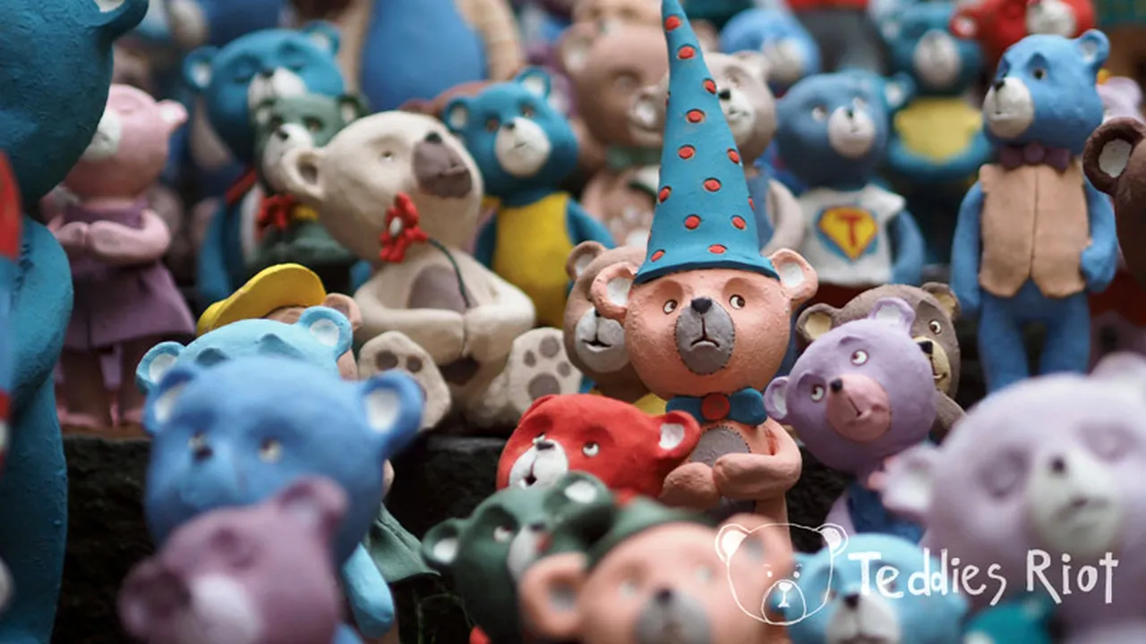FOTO Sibiu: 250 de ursuleţi de ceramică, publicul muzicienilor de la Florescu-Fernandez & Friends