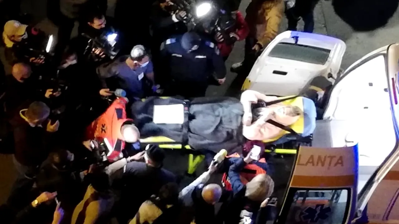 Pacienţi evacuaţi de la Spitalul „Foişor”, devenit suport COVID. Ordinul lui Arafat. Zeci de oameni protestează vineri noaptea